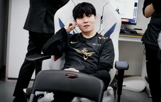 ng28-掘金不断突破!,Rookie连续二十场比赛得分超过险胜气势如虹延续(rookie比赛视频)