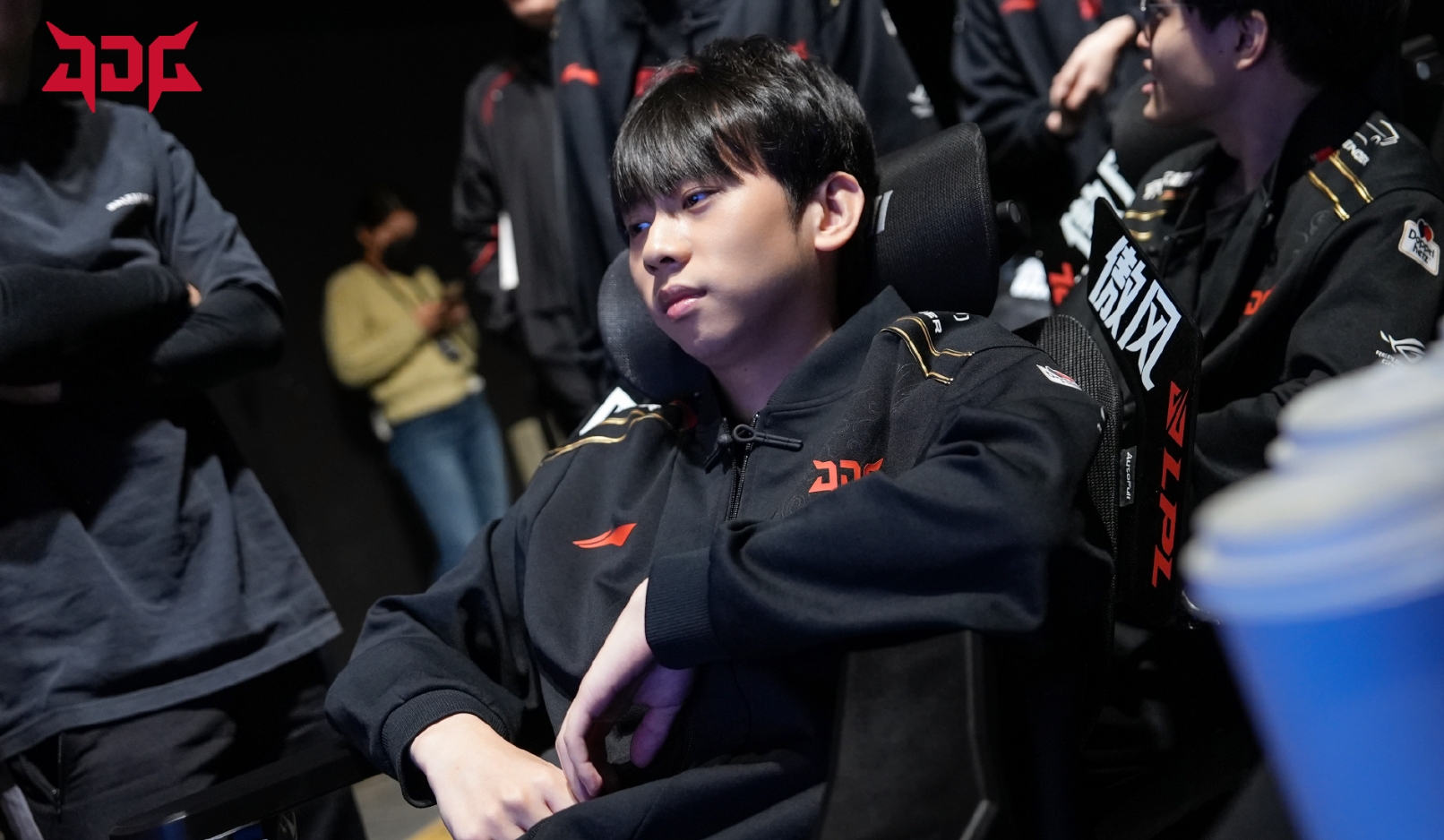 ng28-Scout重返赛场，比赛局势复杂首场状态出色，中国队观众沸腾！赛场气氛高涨的简单介绍