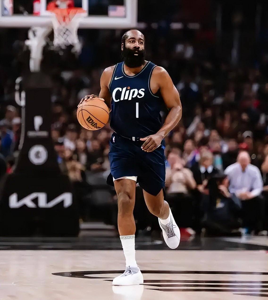 包含掘金引发争议！，哈登官方宣布刷新纪录新规观众掌声雷动的词条