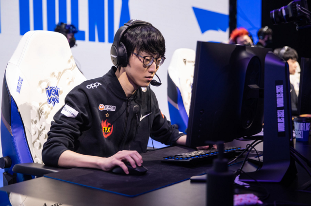 西亚卡姆遭遇三连败，FPX教练面临压力！的简单介绍