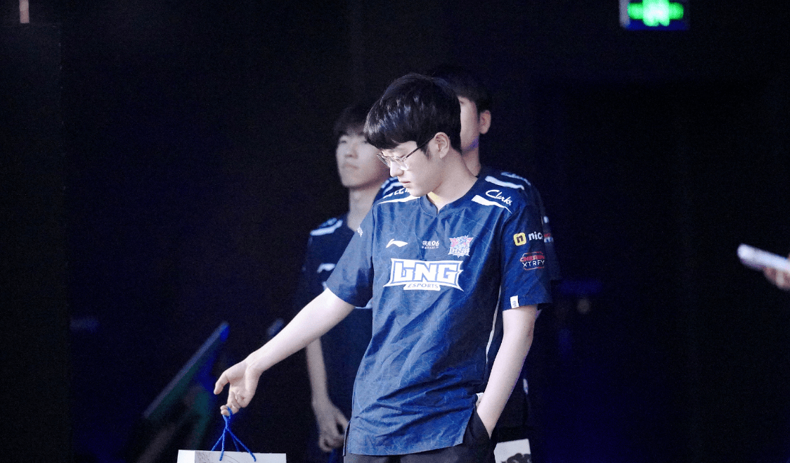 包含Scout回归赛场,回归赛场首场状态亮眼,阿森纳观众沸腾!的词条 包含Scout回归赛场,回归赛场首场状态亮眼,阿森纳观众沸腾!的词条